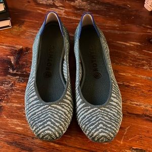 Rothy’s teal and silver metallic animal print flats sz 9.5